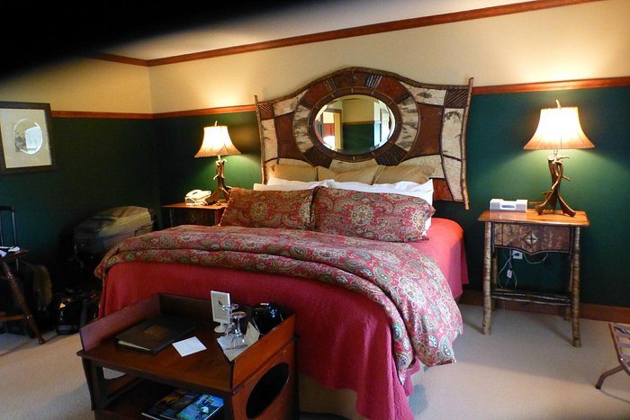 The Reluctant Panther Inn Restaurant — Guest room