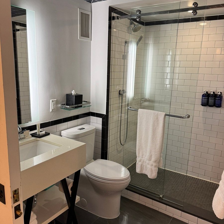The Renwick Hotel — Bathroom