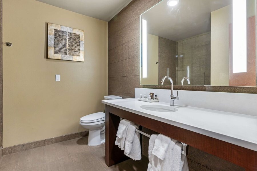 The Resort at The Mountain — Bathroom