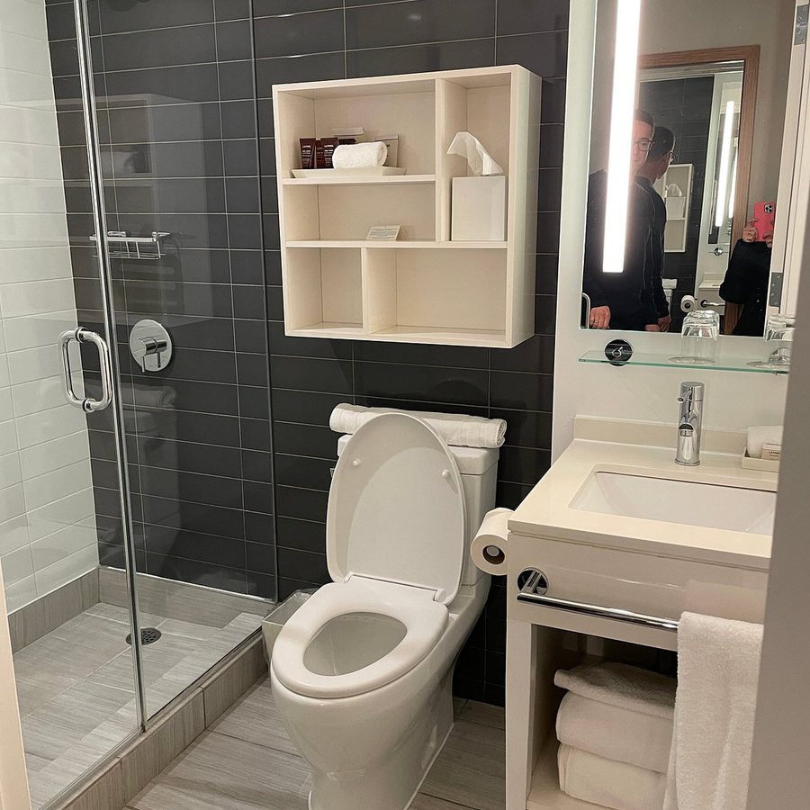 The Ridge Hotel New York City New York — Bathroom