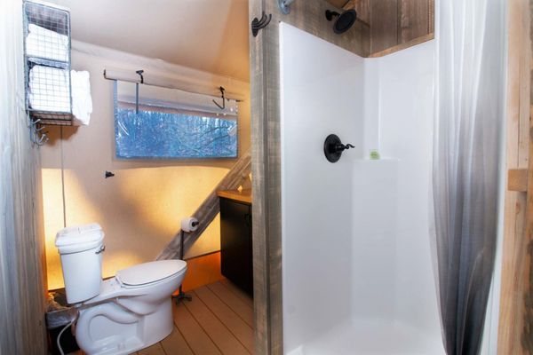 The Ridge Outdoor Resort — Bathroom