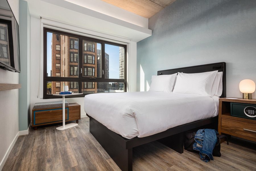 The Rittenhouse Hotel — Guest room