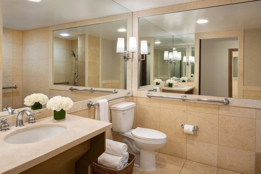The Ritz Carlton Bacara Santa Barbara — Bathroom