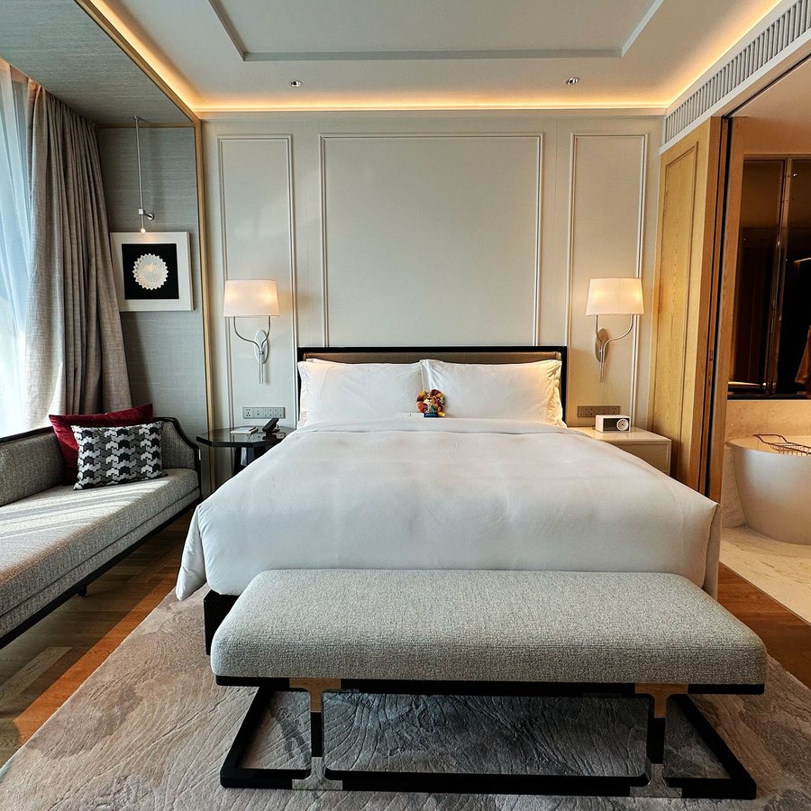 The Ritz Carlton Bangkok — Guest room