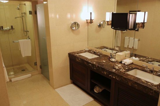 The Ritz Carlton Fort Lauderdale — Bathroom