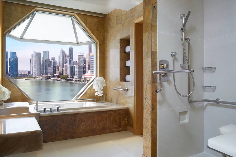 The Ritz Carlton Millenia Singapore — Bathroom