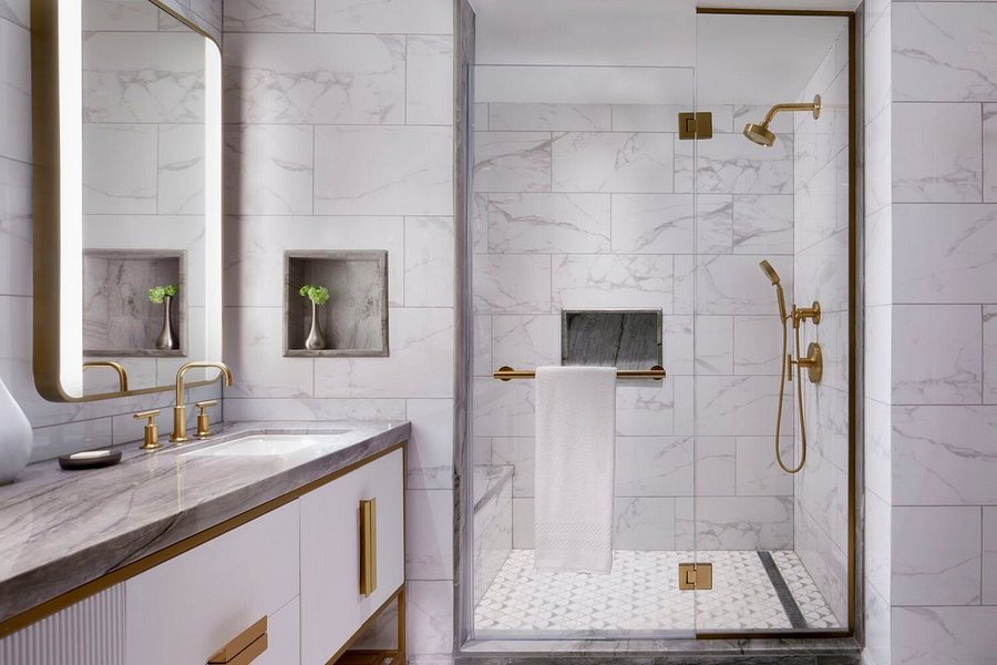 The Ritz Carlton Naples Tiburon — Bathroom