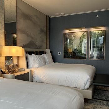 The Ritz Carlton Portland — Guest room