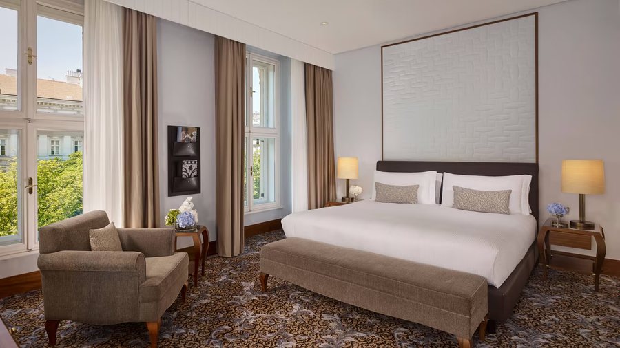 The Ritz Carlton Vienna — Guest room