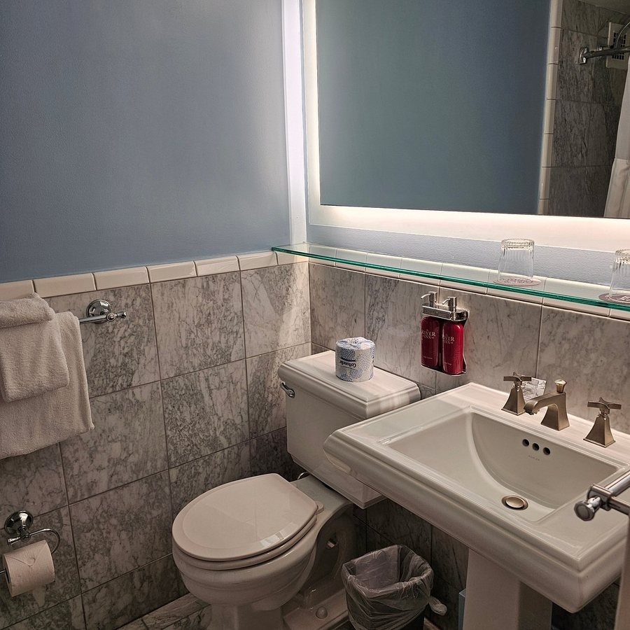 The River Inn — Bathroom
