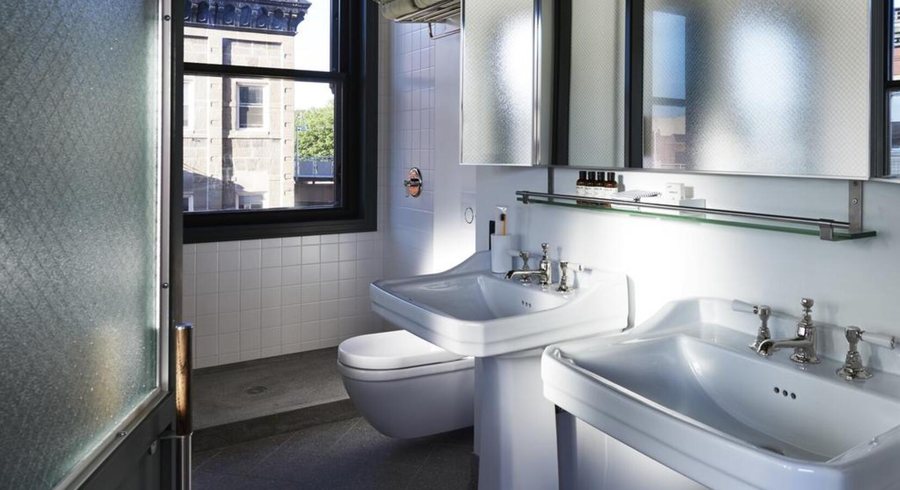The Robey — Bathroom