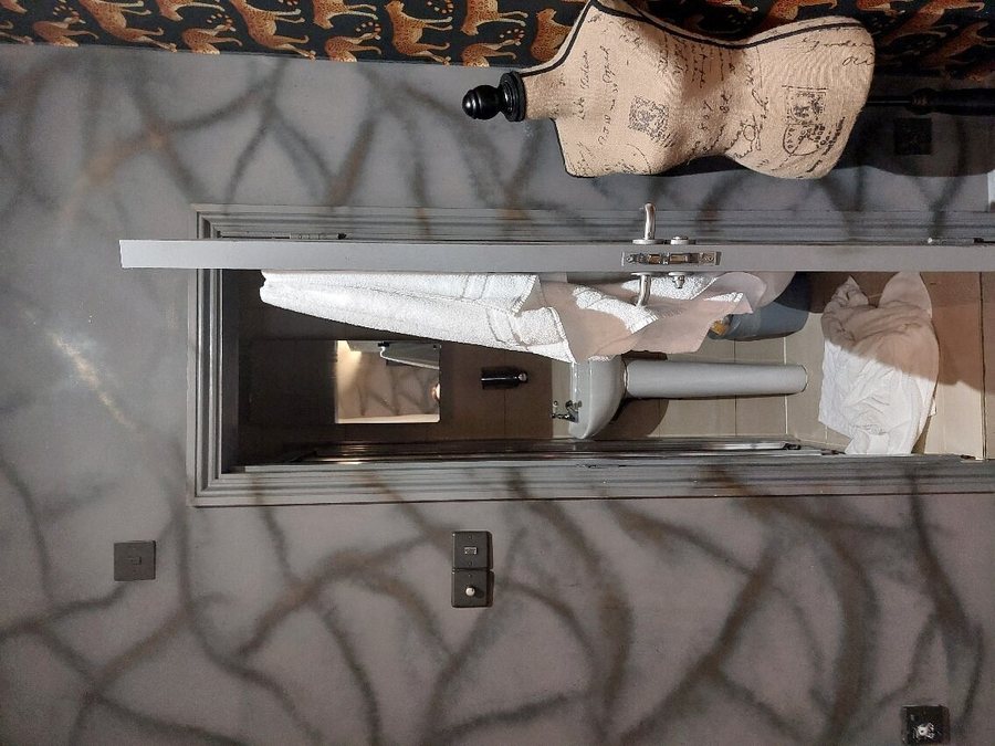 The Rokxy Townhouse Kings Cross — Bathroom