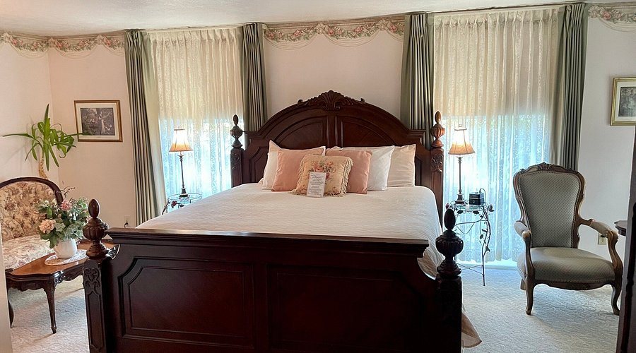 The Roosevelt Inn — Guest room