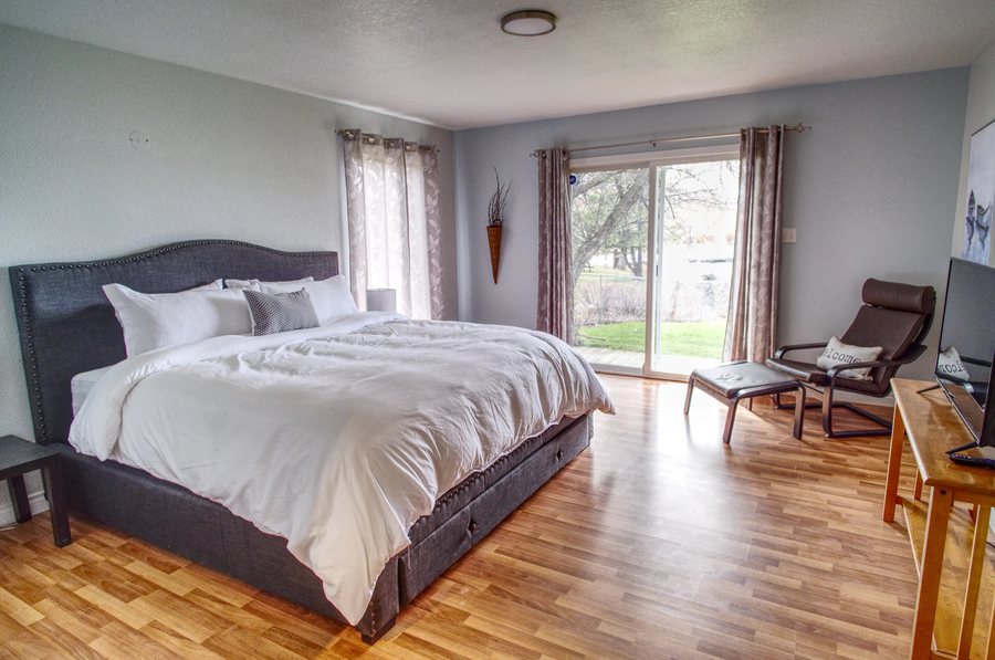 The Roost Resort — Guest room