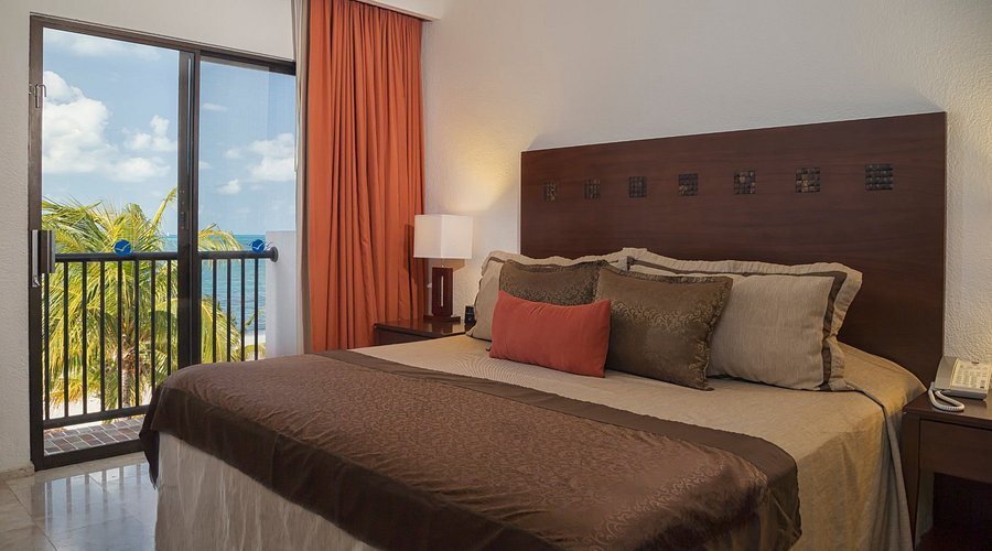 The Royal Cancun All Suites Resort — Guest room