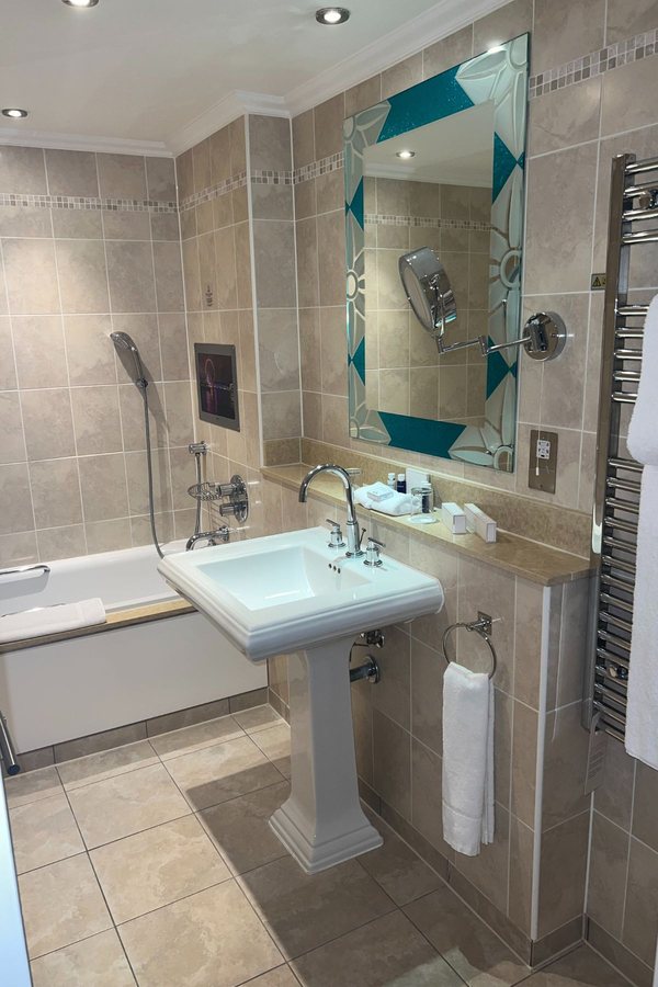 The Royal Horseguards — Bathroom