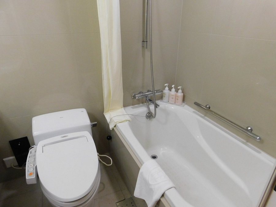 The Royal Park Hotel Kyoto Sanjo — Bathroom