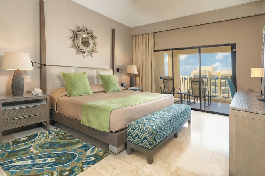The Royal Sands All Suites Resort Spa — Guest room