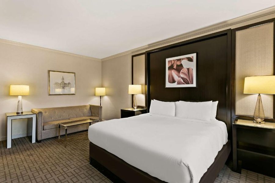 The Royal Sonesta Harbor Court Baltimore — Guest room