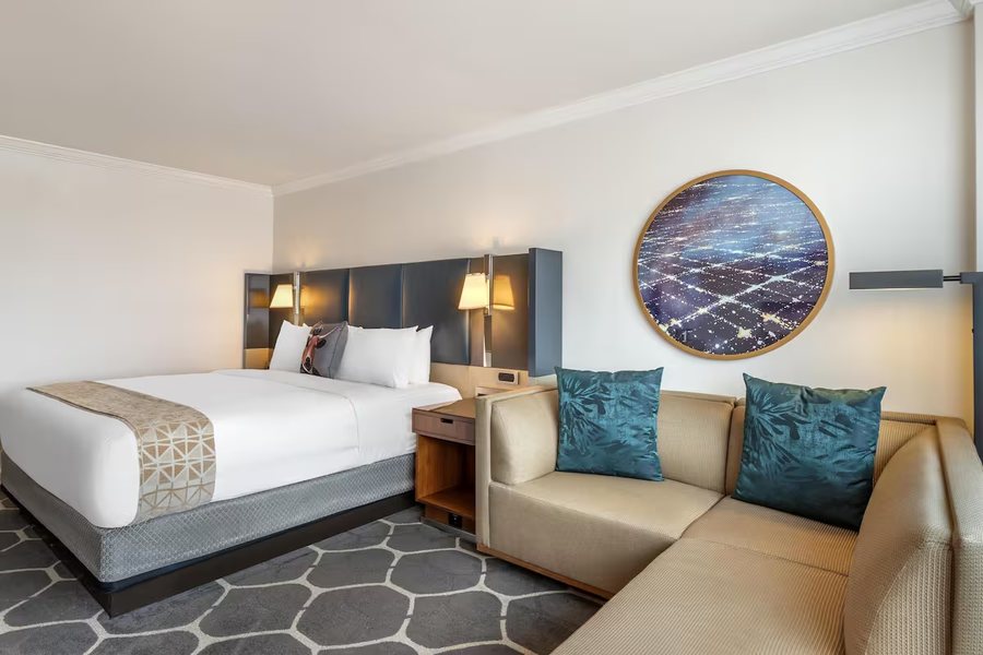 The Royal Sonesta Houston Galleria — Guest room