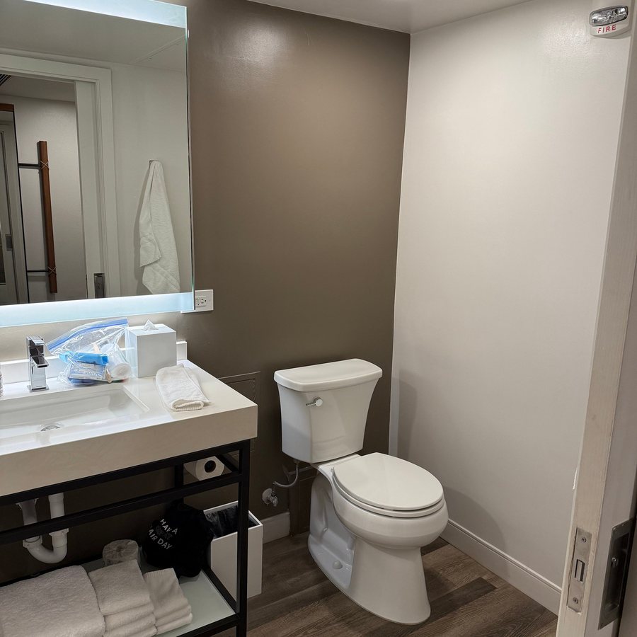 The Royal Sonesta Kaua i Resort Lihue — Bathroom