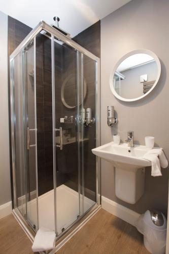 The Rusty Mackerel — Bathroom