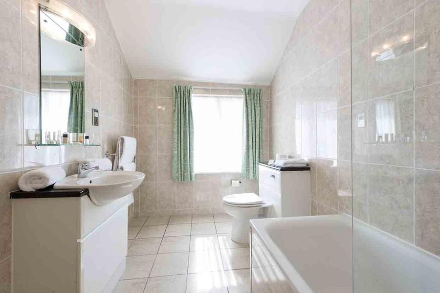The Rutland — Bathroom