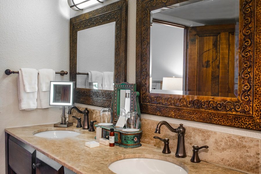The Sage Hotel — Bathroom