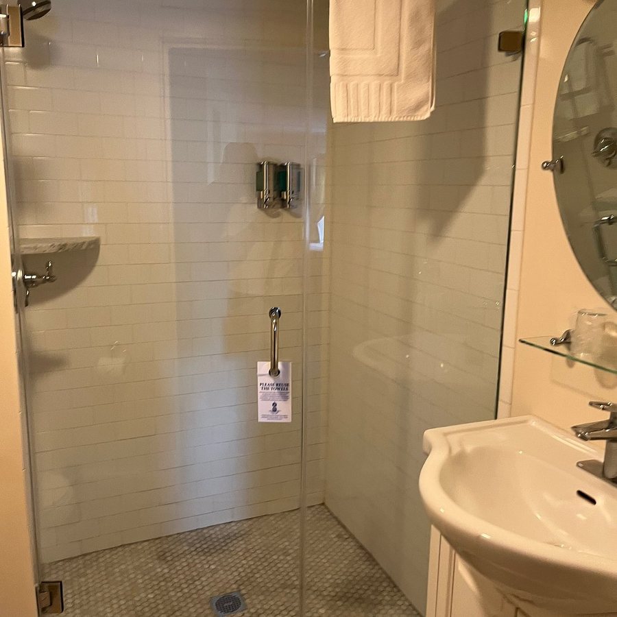 The Salem Inn — Bathroom