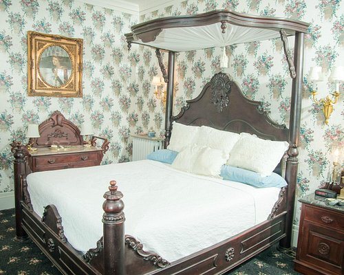 The Samuel Culbertson Mansion Bed and Breakfast Inn — Guest room