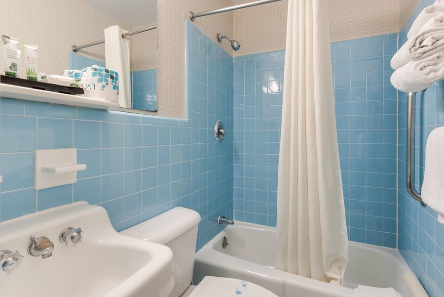 The Sand Box Motel — Bathroom
