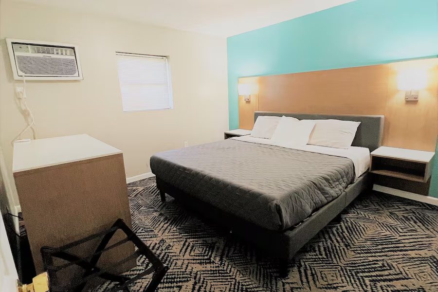 The Sand Dollar Motel — Guest room