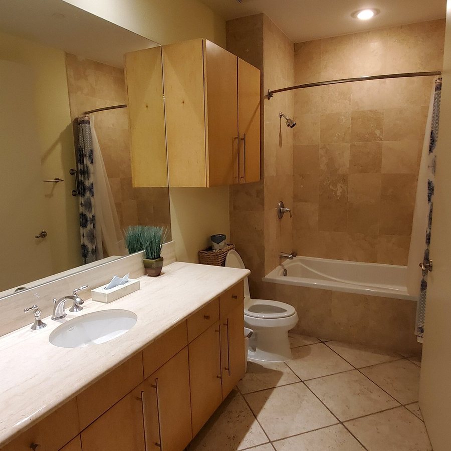 The Sapphire South Padre Island — Bathroom