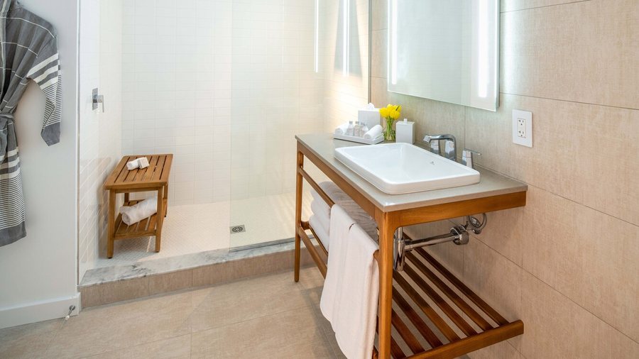 The Sarasota Modern A Tribute Portfolio Hotel — Bathroom