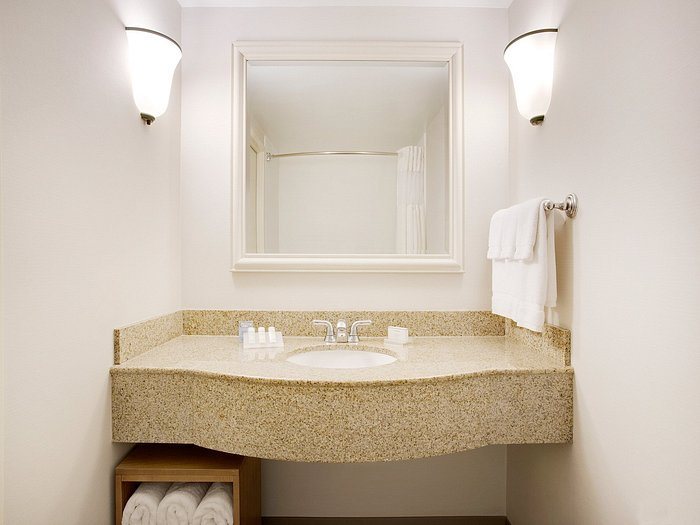 The Saratoga Hilton — Bathroom