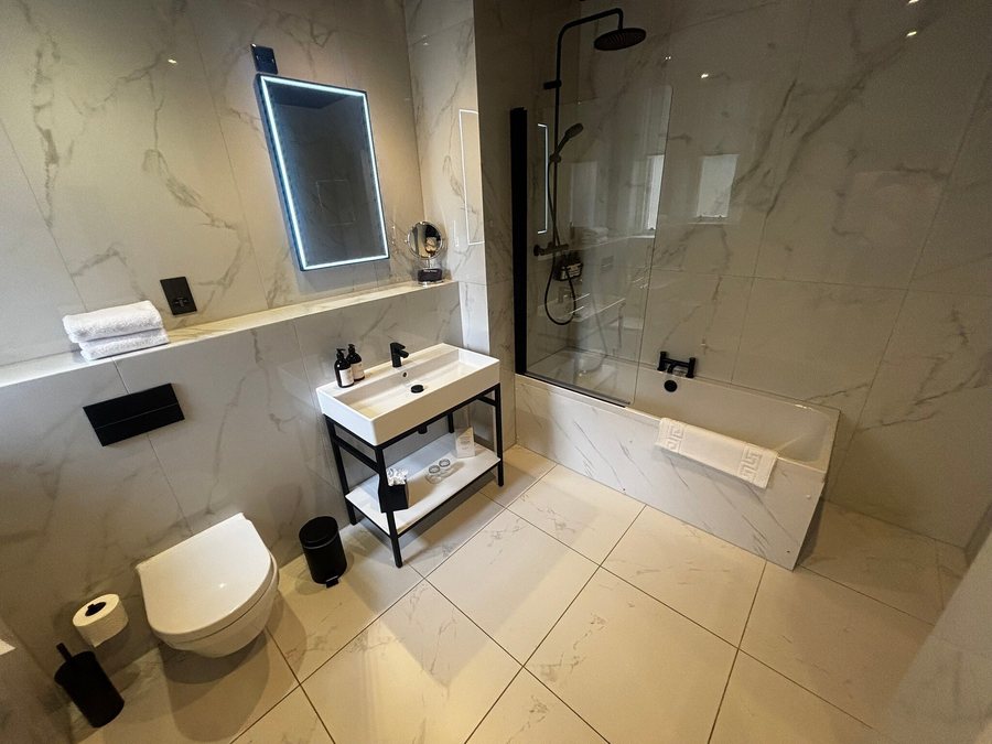 The Scholar — Bathroom