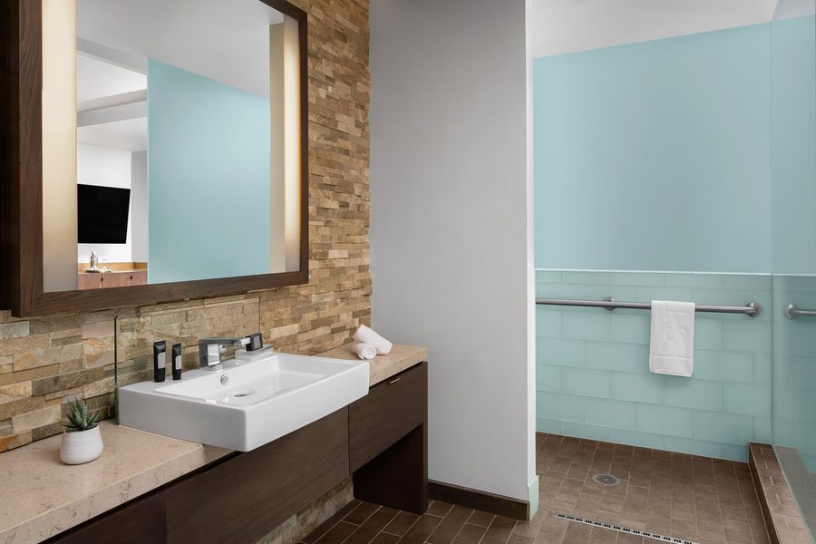 The Scott Resort Spa — Bathroom