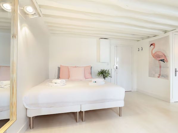 The Sea Gypsy Bed and Breakfast — Guest room