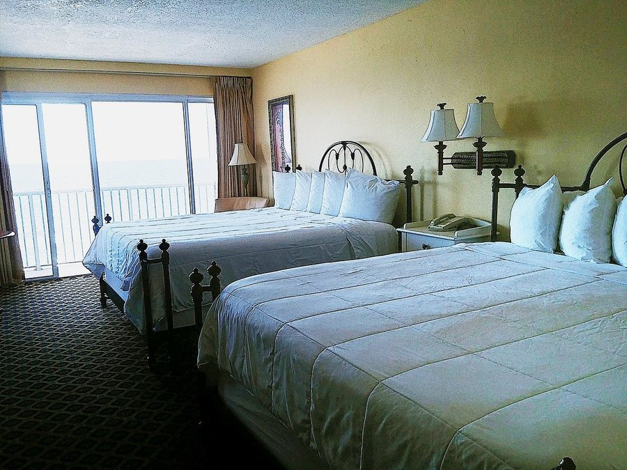 The Seascape Inn — Guest room