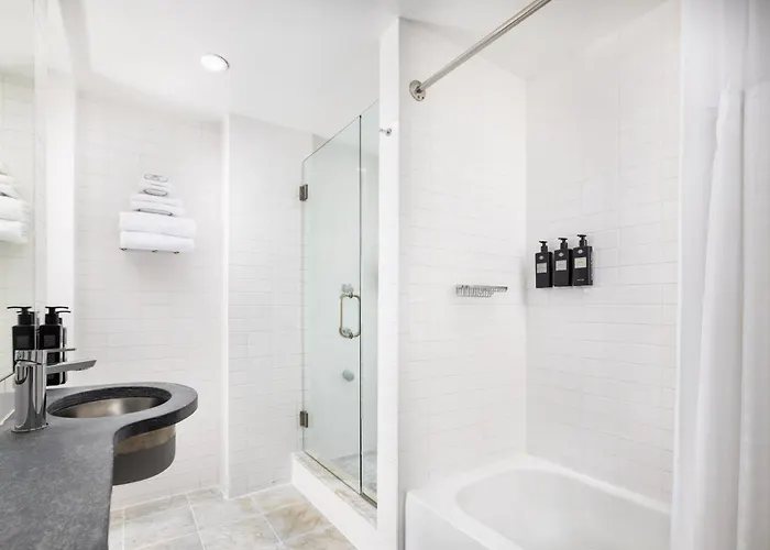 The Shoreham New York City New York — Bathroom