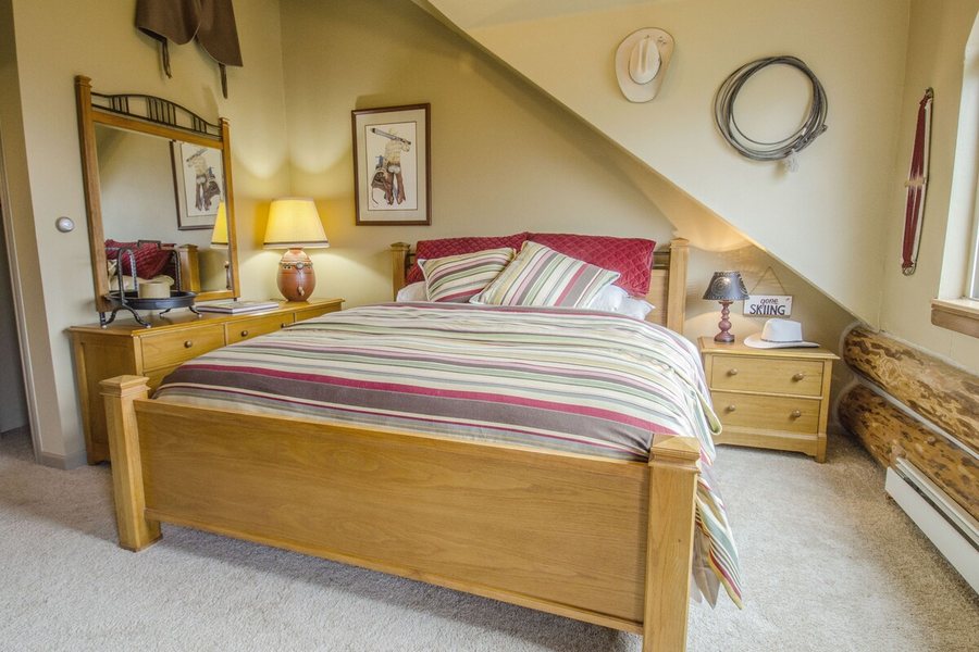 The Silver Lake Lodge — Guest room