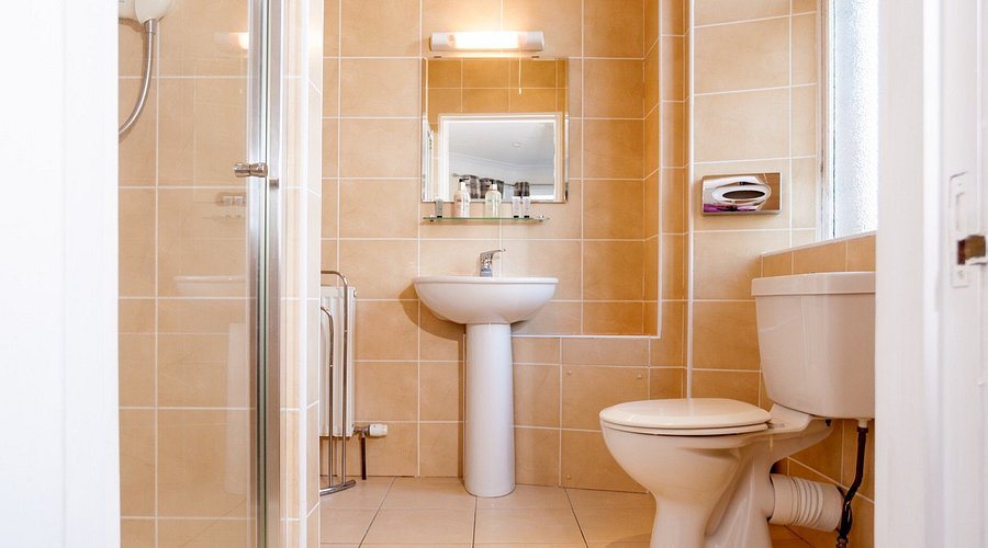 The Silverfjord Kingussie — Bathroom