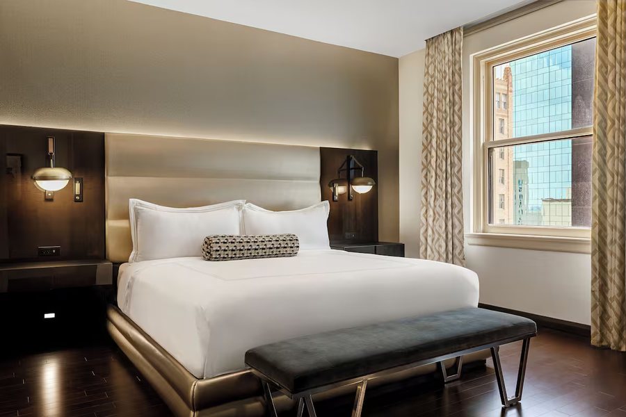 The Sinclair Autograph Collection — Guest room