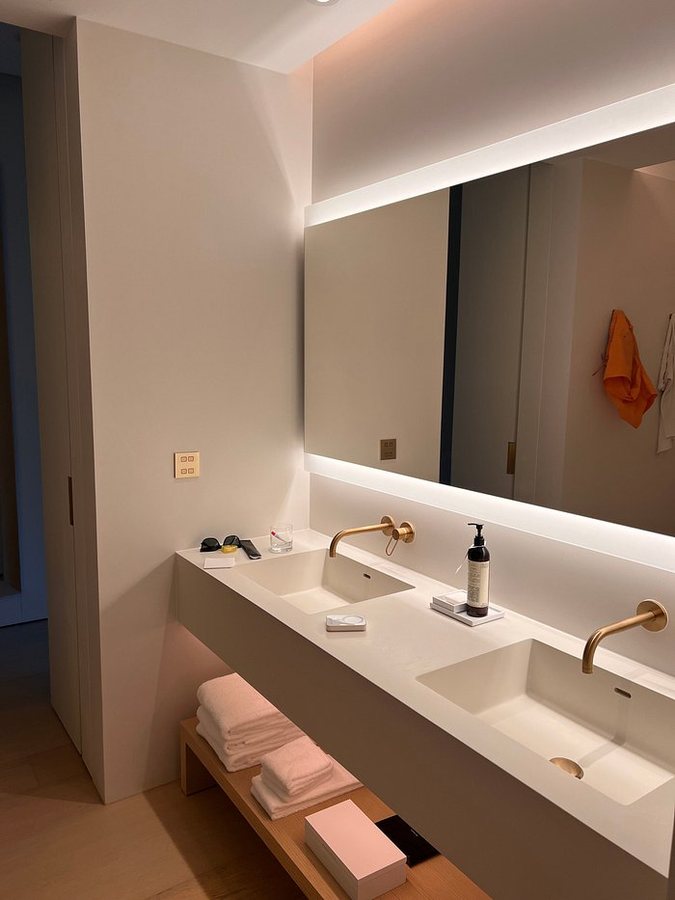 The Singapore EDITION — Bathroom