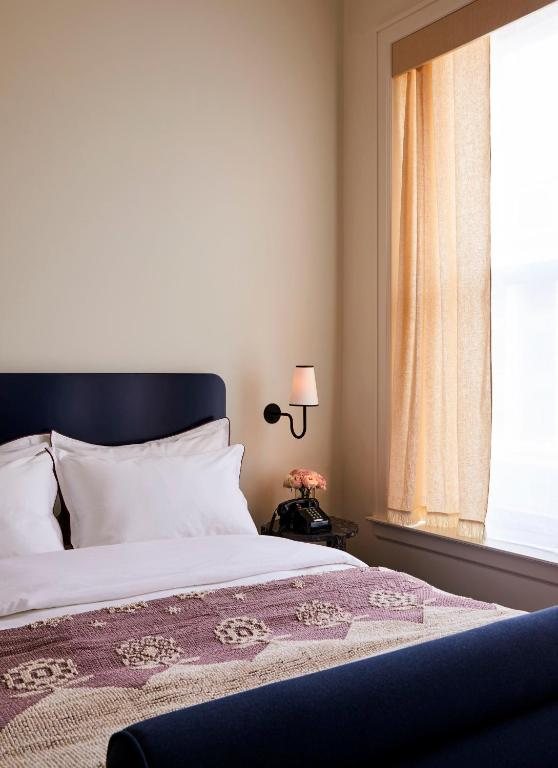 The Siren Hotel Detroit Michigan — Guest room