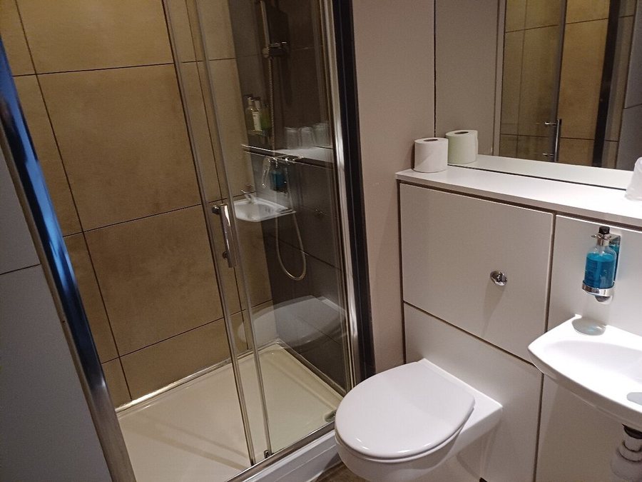 The Spires Serviced Apartments Edinburgh — Bathroom