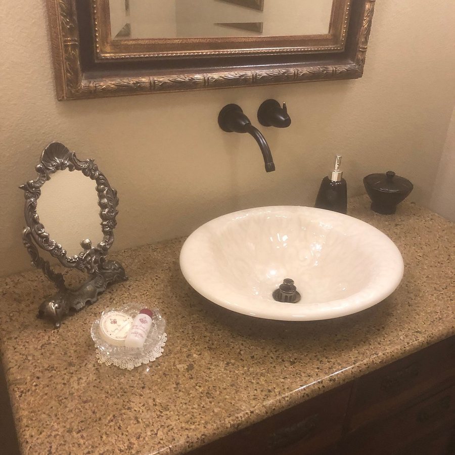 The Spring Street Inn 1889 — Bathroom