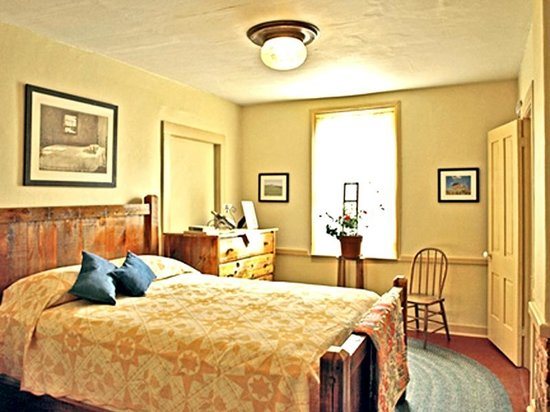 The Spring Street Inn 1889 — Guest room