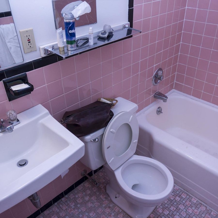 The Springs Motel — Bathroom