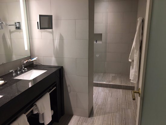The St Anthony A Luxury Collection Hotel San Antonio — Bathroom